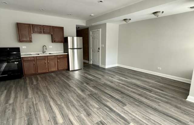 6913 South Paxton Ave. photos photos