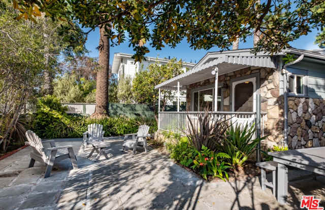 932 Marco Pl - 932 Marco Place, Los Angeles, CA 90291