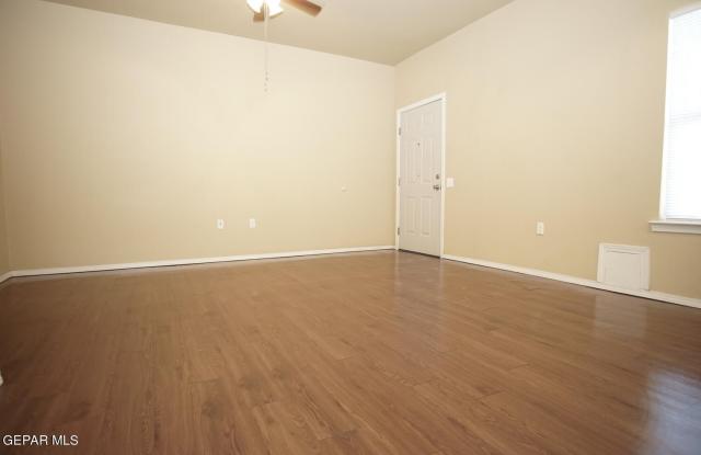 8685 N Loop Drive Gallery 4