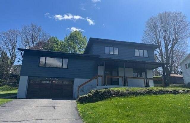 4 Leslie Drive Gallery 1