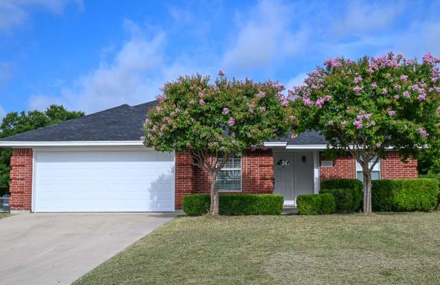 Cozy 3 Bedroom 2 Bath beautiful brick home in Decatur TX. photos photos