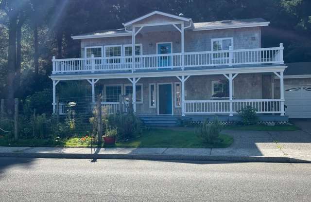 COMING SOON! Large Beautiful 4 Bedroom, 4 Bathroom House!! photos photos
