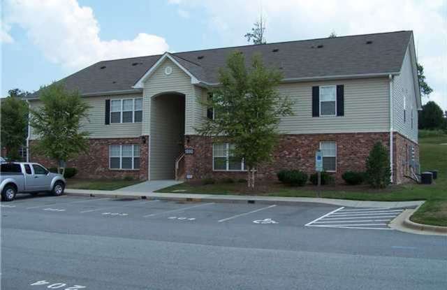 Two bedroom, two bathroom minutes from downtown! Move in Special $500.00 off the 1st month with a 13 month lease photos photos