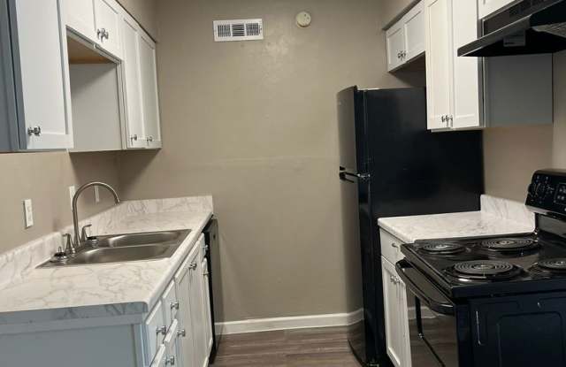 Downstairs 2 bed 1 bath photos photos