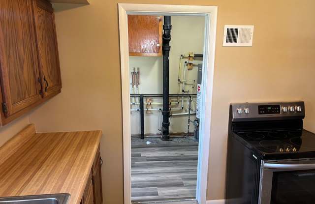 Check this Single-Family Home! Gallery 4
