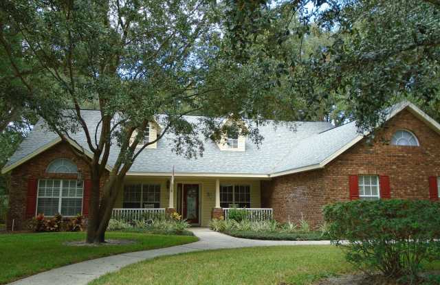 8814 Crosswood Ct - 8814 Crosswood Court, Gibsonton, FL 33578