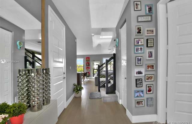 15678 NW 91st Ct Gallery 3