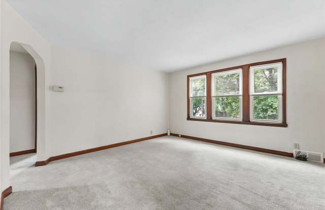 439 7th Avenue South - 2 Gallery 4