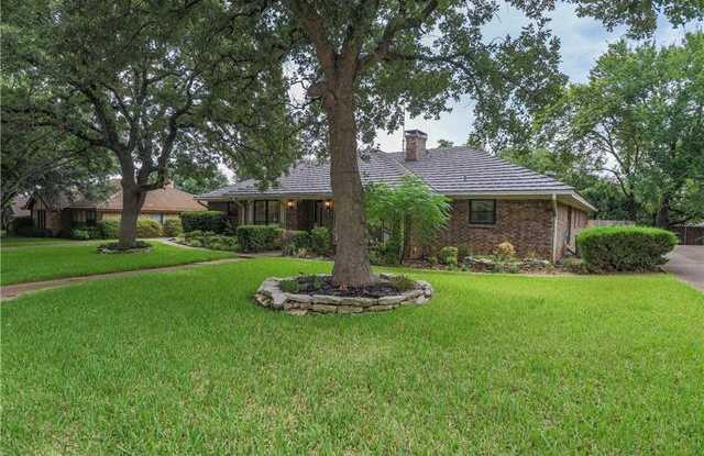 4608 Wooded Acres Drive Gallery 3