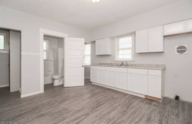 4 BD/1 BA photos photos