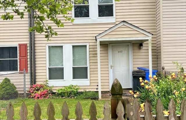 453 BERRY CT Gallery 1