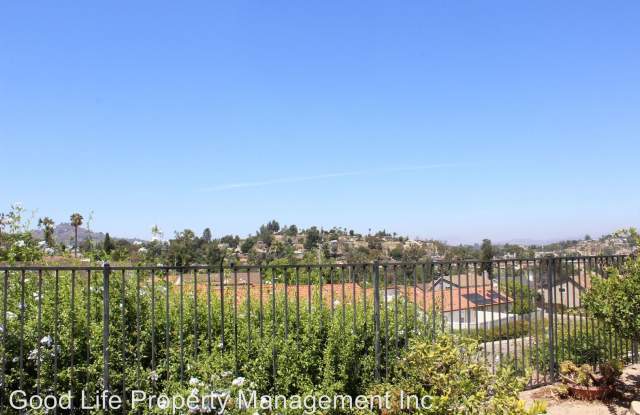 9950 Cliffview Pl Gallery 2