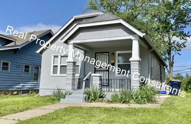 Charming 3 Bedroom, 1 Bathroom Home with Beautiful Hardwood Floors and Updated Kitchen photos photos