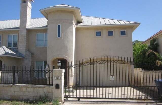 628 ira lee - 628 Ira Lee Road, San Antonio, TX 78218