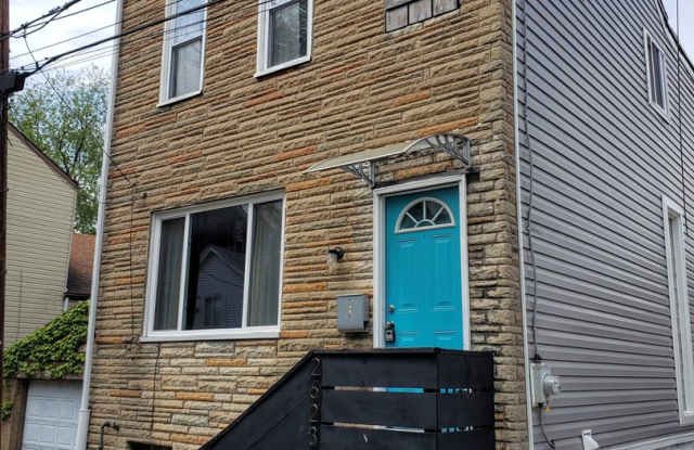 Remodeled 3 Bedroom 1 Bathroom House (South Side Slopes) - 2623 Burham Street, Pittsburgh, PA 15203