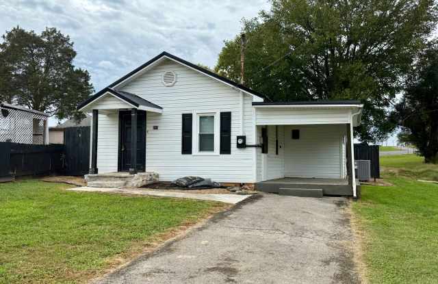 **1/2 OFF 1st Month Rent- 2 bedroom 1 bath located in the heart of Gray. - 703 Gray Station Road, Gray, TN 37615