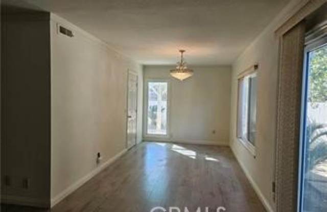 5357 Barrett Circle Gallery 4