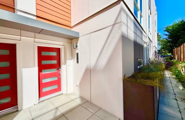2025 Built Queen Anne Townhome with Rooftop & Water Views Gallery 3