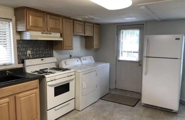 7016 N 15th Ave - 7016 North 15th Avenue, Phoenix, AZ 85021