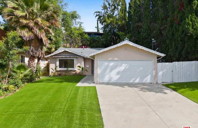 21817 Providencia St photos photos