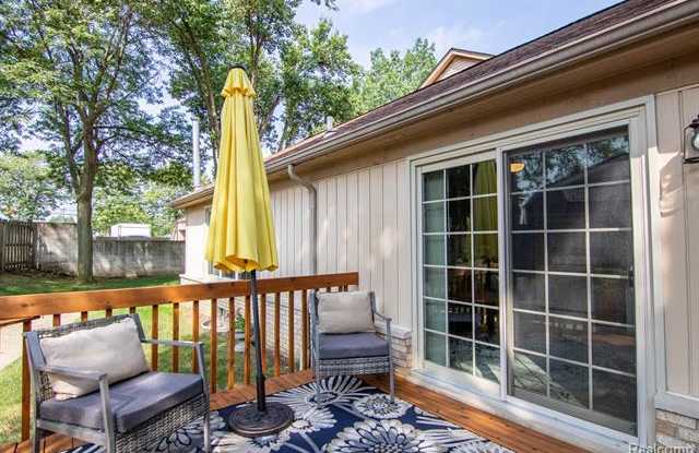 524 MARIA Drive - 524 Maria Dr, Plymouth, MI 48170
