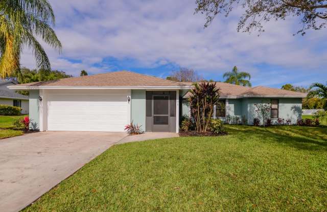 2411 NE Pinecrest Lakes Boulevard Gallery 2