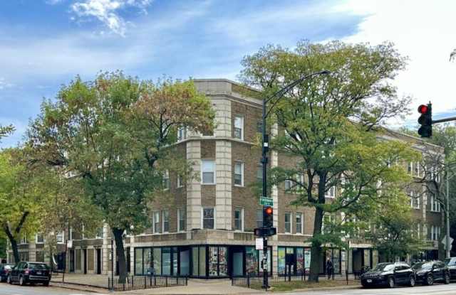 1161 Lunt Gallery 1
