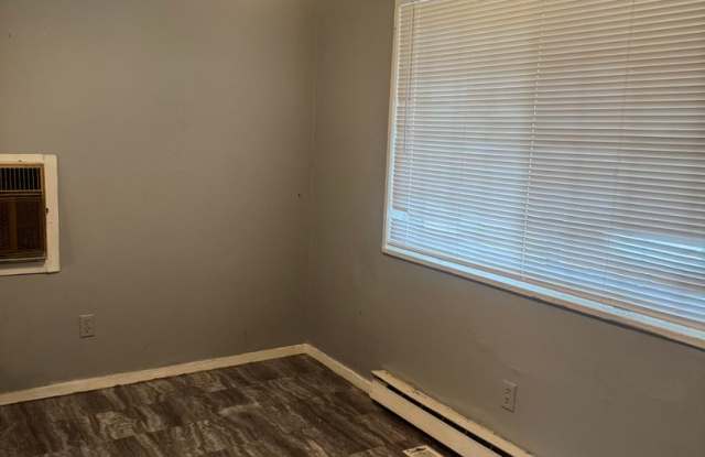 Knoxville 37930 - Spacious 3 Bedroom, 1.5 Bath Home in a convenient Knoxville Location! - Contact Lisa Vineyard (865) 216-9334 Gallery 4