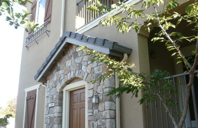 Beautiful 2 Bedroom 2 Bath North San Jose Townhome photos photos