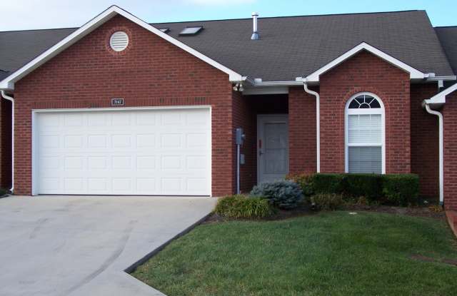 2 bed, 2 bath, 2 car garage, ranch style townhouse in N. Knoxville - 7409 Long Shot Lane, Knoxville, TN 37918 2 bed, 2 bath, 2 car garage, ranch style townhouse in N. Knoxville - 7409 Long Shot Lane, Knoxville, TN 37918