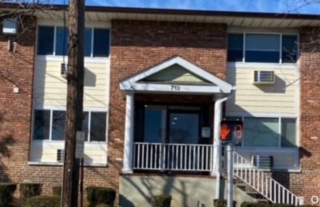 713 Willis Avenue - 713 Willis Avenue, Williston Park, NY 11596