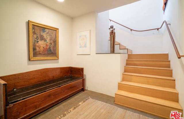9271 FLICKER Way Gallery 3