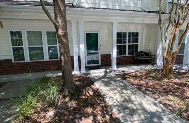 Beautiful 2Br 2.5Bath totally renovated townhome in Arbor Oaks. - 204 Chinquapin Drive, Summerville, SC 29485