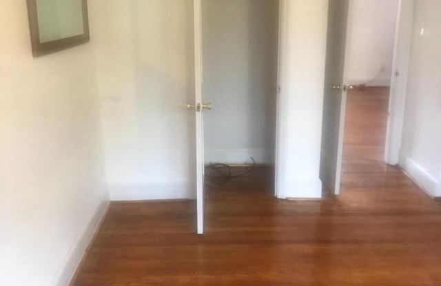 2904 CLEARVIEW AVENUE Gallery 4