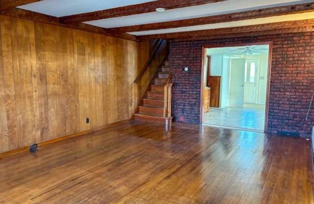 174 W Main St photos photos