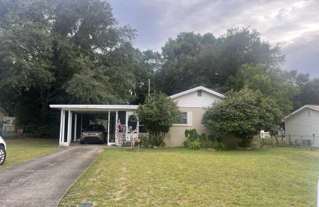 353 Edge Avenue - 353 Edge Avenue, Valparaiso, FL 32580 353 Edge Avenue - 353 Edge Avenue, Valparaiso, FL 32580