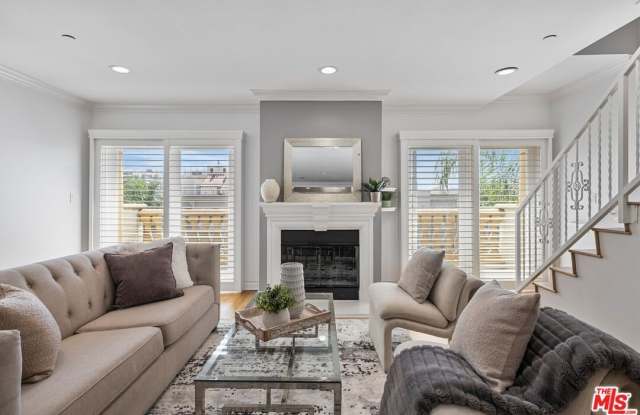 123 S Clark Dr photos photos