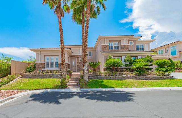 GATE COMMUNITY WITH PRIVATE POOL AND SPA Gallery 3