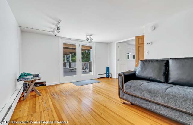 433 Monmouth Place Gallery 4