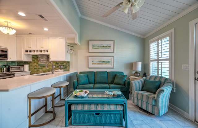 GORGEOUS FURNISHED OFF-SEASON RENTAL AVAILABLE NOVEMBER -MAY 1, 2026 photos photos