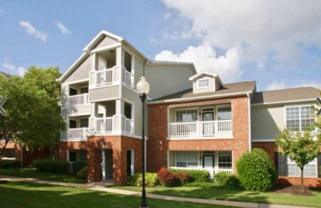 4190 Northwest Meadow Creek Circle, Apt 207 Gallery 2