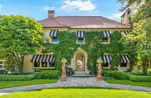 611 E Lake Hill Ct - 611 East Lake Hill Court, Whitefish Bay, WI 53217