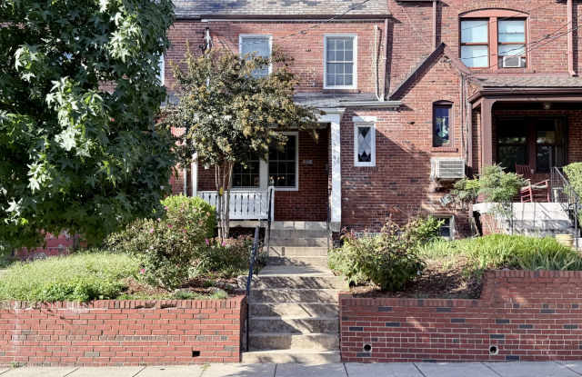 3843 Calvert Street NW Gallery 1