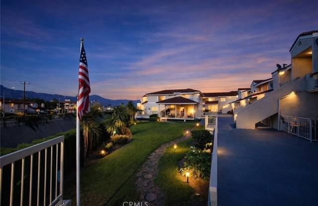 598 S 2nd photos photos