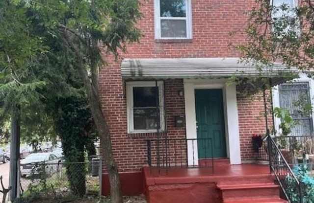 2636 W LAFAYETTE AVENUE W photos photos