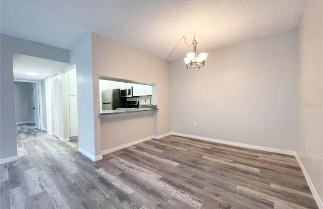 1182 PINE RIDGE Circle W Gallery 4