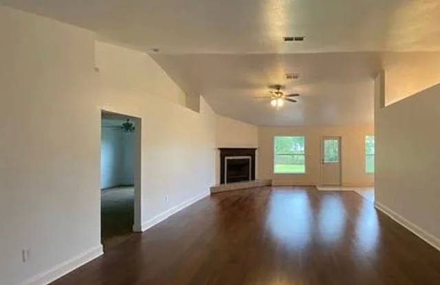 MOVE IN SPECIAL- Won't last!!  $2000 per month is you apply by 09/30/2026. Gallery 4