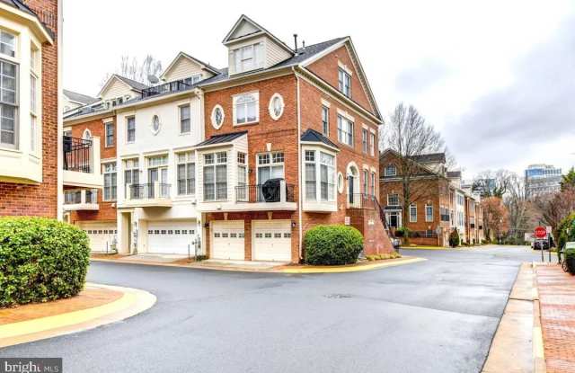 1607 SENECA AVENUE photos photos