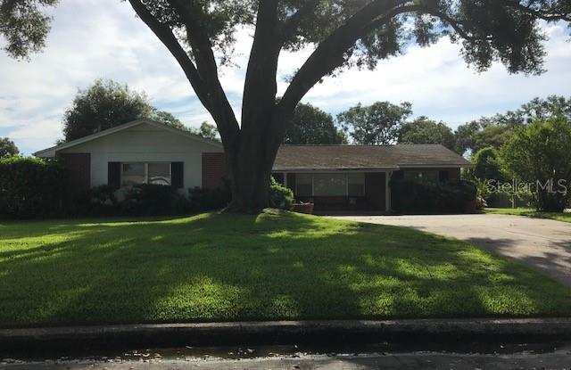 2461 LAUDER DRIVE - 2461 Lauder Drive, Maitland, FL 32751