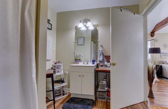 9142 Mineral Wells Road Gallery 4